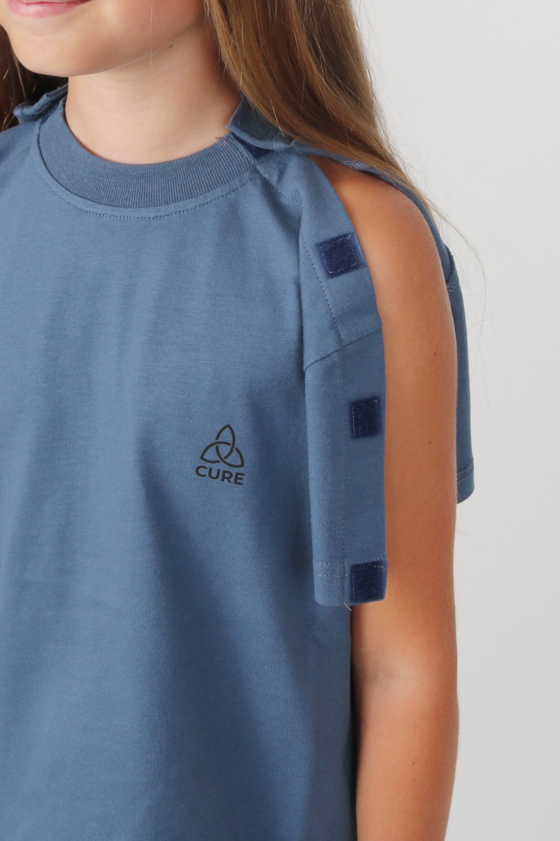 ComfortCure® Adaptive Kids’ Broken Arm Recovery Tee