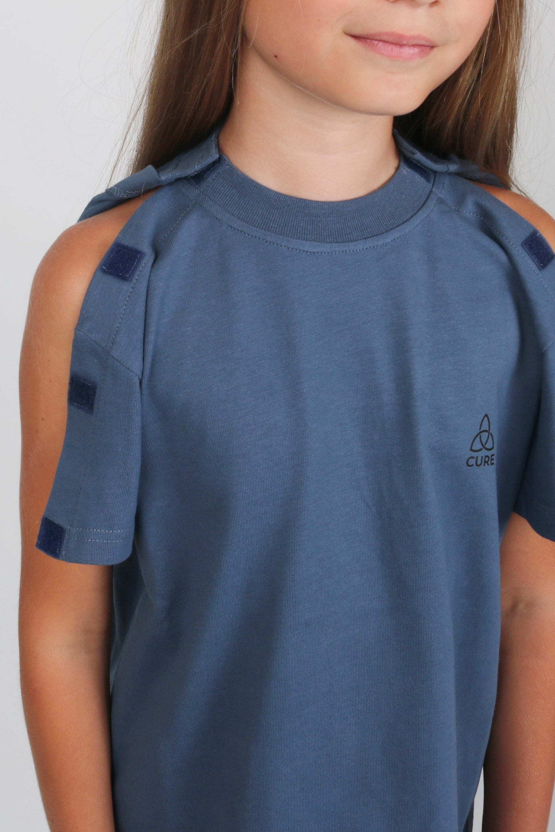 ComfortCure® Adaptive Kids’ Broken Arm Recovery Tee